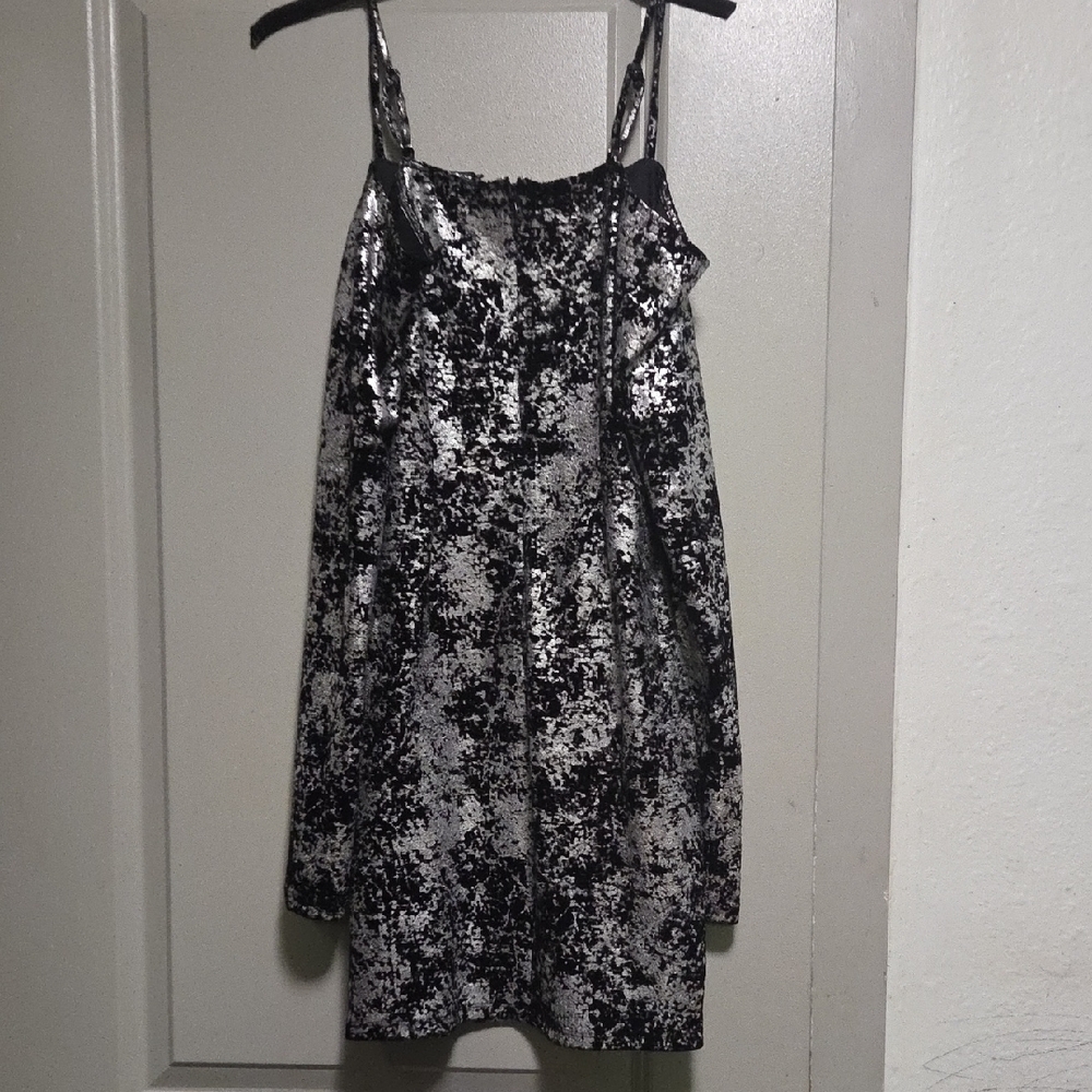 Forever 21 Black and Silver Long Sleeve Dress - Picture 4 of 6